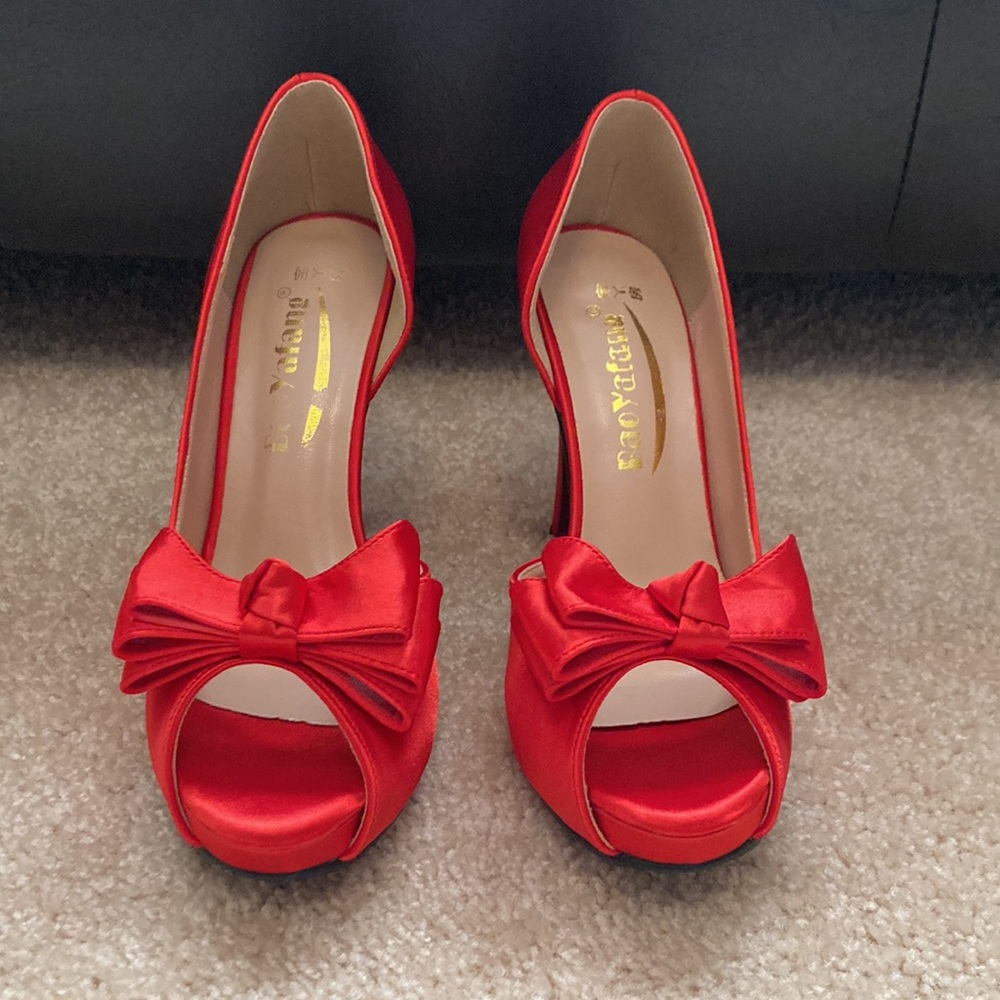 Red open toe 4 inch satin heels size 8.5 women’s - Picture 2 of 4